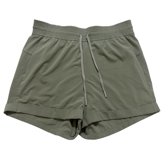 Lululemon Spring Break Away Short 3" SZ 6 - Picture 2 of 5